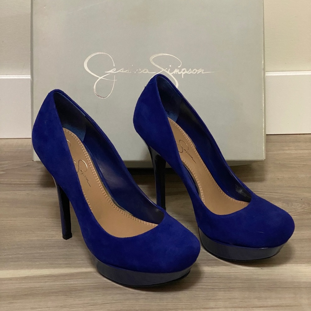 Suede Pumps